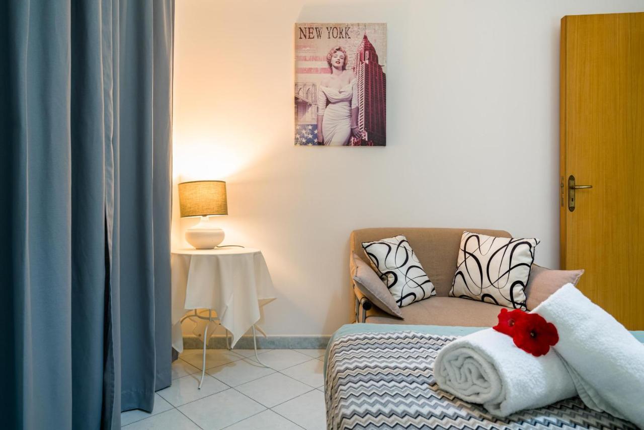 Apartamento Loft Baia Di Letojanni Exterior foto