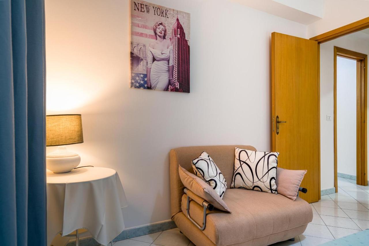 Apartamento Loft Baia Di Letojanni Exterior foto