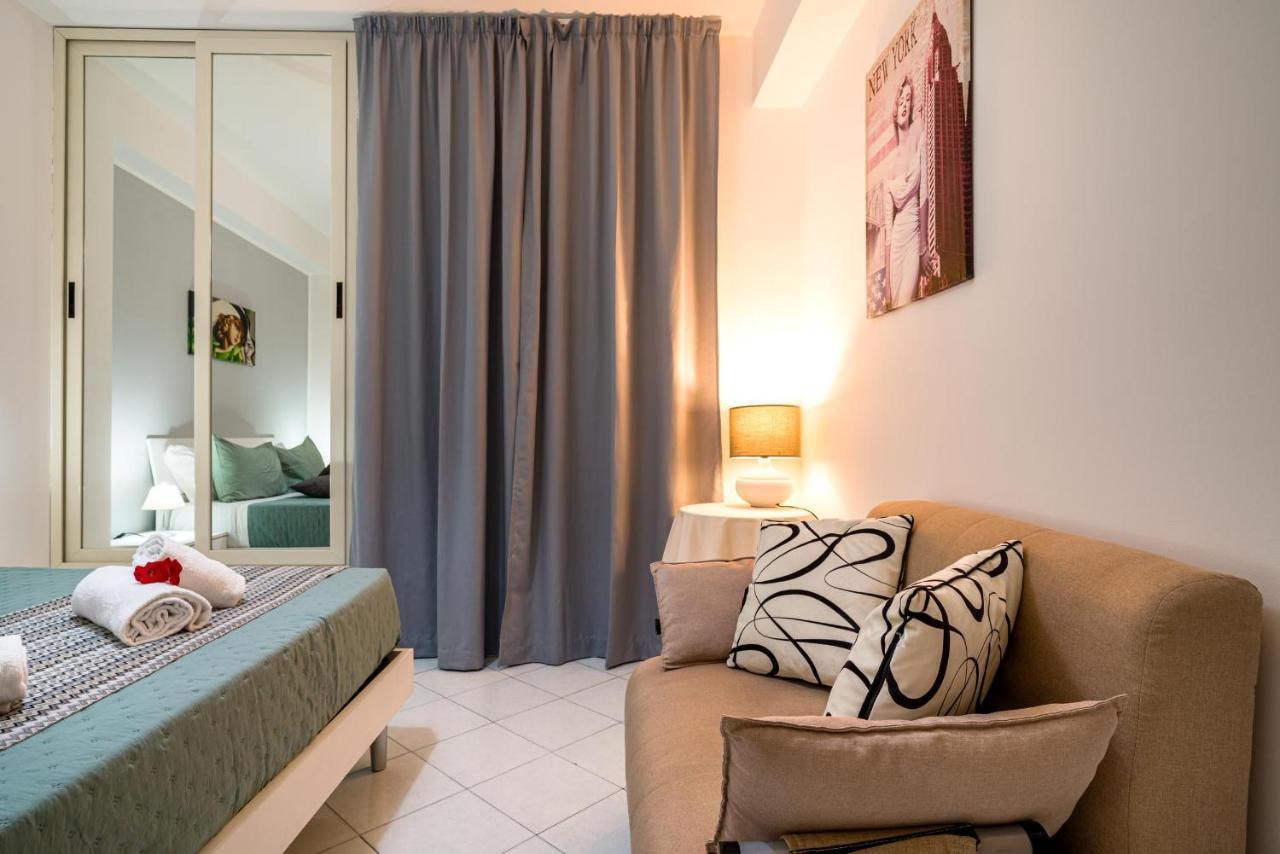 Apartamento Loft Baia Di Letojanni Exterior foto